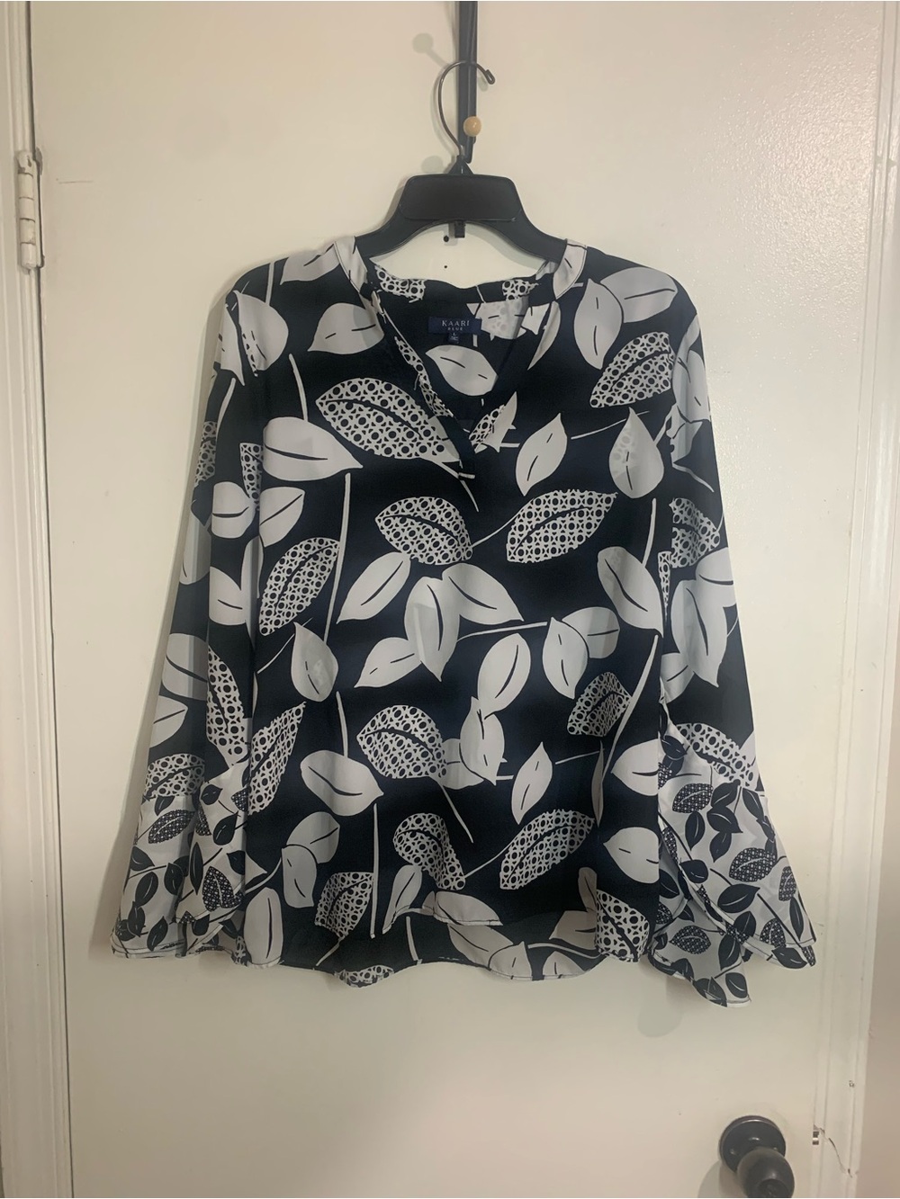 Kasper Black and White Leaf-Pattern V-Neck Blouse